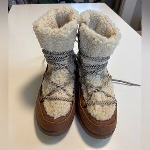 SM New York Brown and Cream Sherpa Winter Boots. Sz 7.5
